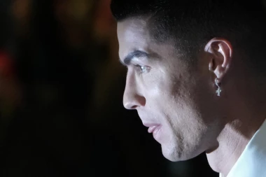 RONALDO JE NOVI APOLON! Evo kako se pojavio na izvačenju ŽREBA - OSTAVLJA bez DAHA! (FOTO)