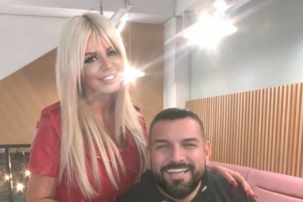 DARA BUBAMARA UHVAĆENA SA BIVŠIM MUŽEM: Pojavio se snimak na društvenim mrežama, zbog nje prevalio ozbiljan put! (VIDEO)