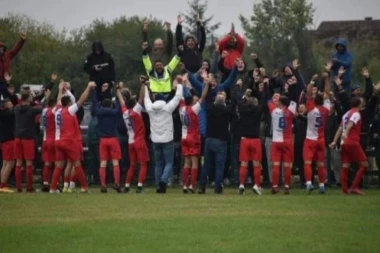 NE DAM ZEMLJU CARA DUŠANA: Kada FK Milan Orlić slavi, podrhtava kompletno Novo Selo! (VIDEO)