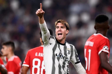 KONAČNO: Dušan Vlahović ponovo na terenu!