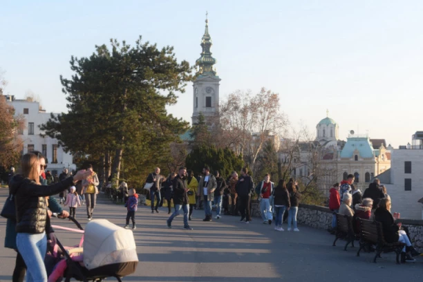 KOLIKO LJUDI U SRBIJI NEMA OSNOVNU ŠKOLU, A KOLIKO IH JE POTPUNO NEPISMENO? Ovo su najnoviji podaci zvanične institucije