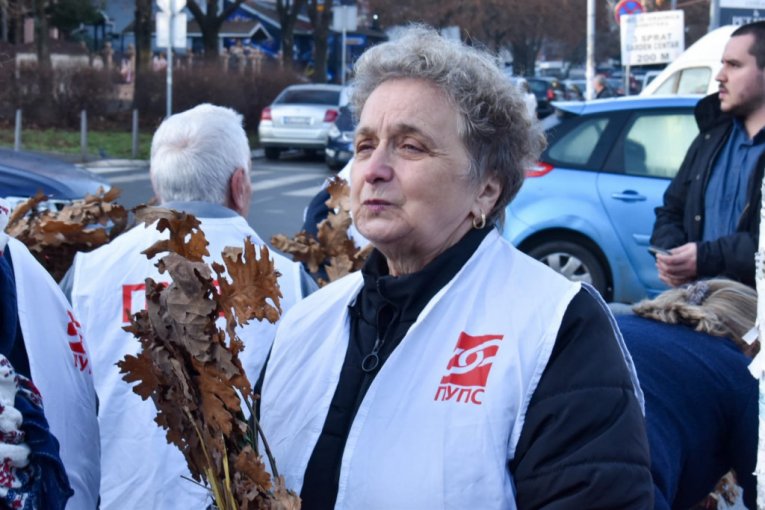 Aktivisti delili badnjake