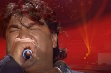 PREDVIĐALI SU MU VELIKU KARIJERU, A ON I DALJE RADI KAO ZIDAR: POBEDNIK "NIKAD NIJE KASNO" zarađuje za koru hleba mešanjem maltera