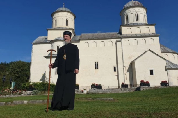 ''ČOVEČANSTVO JE U PROPASTI..'': Moćne reči vladike Atanasija dirnule svakog pravoslavnog hrišćanina!