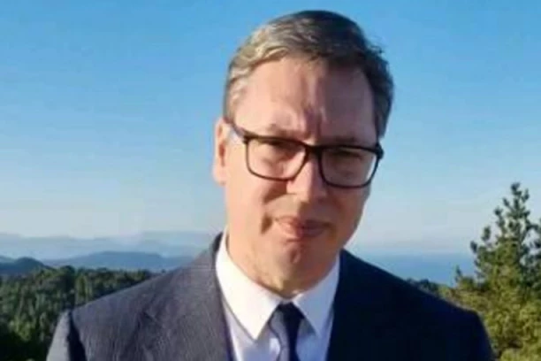 ALEKSANDAR VUČIĆ ČESTITAO BOŽIĆ! Predsednik se tradiocionalnim pozdravom sa Hilandara obratio građanima Srbije! (VIDEO)