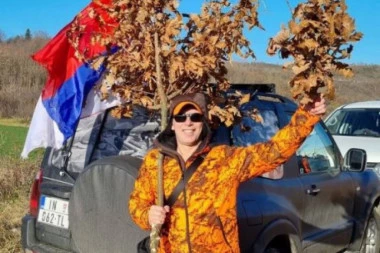 TOPALKO OTKRIO PRVI PUT DETALJE O DETINJSTVU: Prisetio se Božića sa porodicom, majka i otac su svake godine radili OVO! (FOTO)