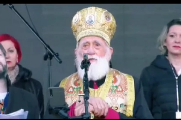 RASKOL U CRNOJ GORI: Nepriznati vladika smenio Miraša Dedeića na Cetinju