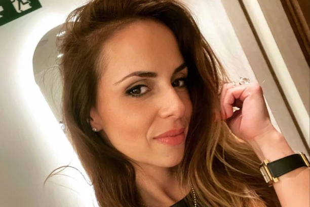 PRIJATELJ ANE VOLŠ IMA SVOJE SUMNJE: "Jednostavno je bilo pogrešno vreme i pogrešno mesto... da samo nije zamenila let!"