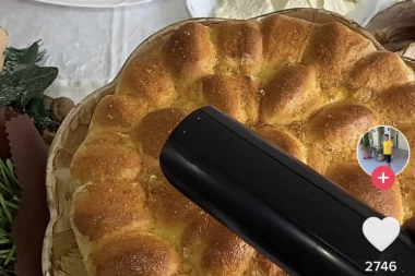 KO BI SE OVOGA SETIO? Muškarac pronašao novac u česnici na GENIJALAN način! (VIDEO)