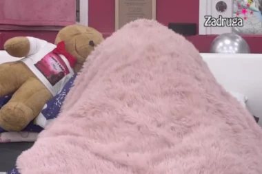 MAJA ZAJAHALA CARA USRED DANA! Marinkovićeva SKAKALA po Filipu, DIVLJA AKCIJA zatresla zidove Bele kuće! (VIDEO)