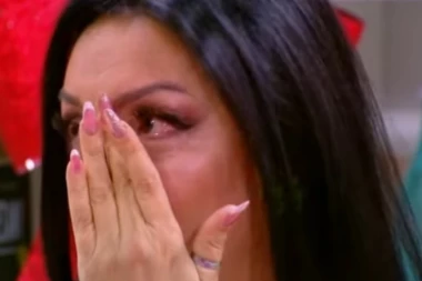 PEVAČICA SE RASPLAKALA U EMISIJI! GUŠILA SE U SUZAMA: Jaka sam žena, ali...