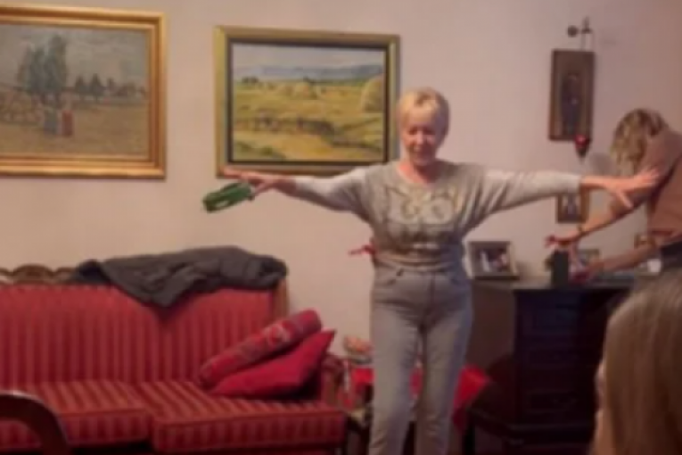 Majka MIlana Kalinića igra