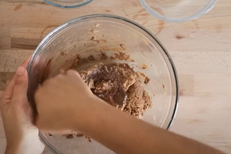 Ručno mešanje smese