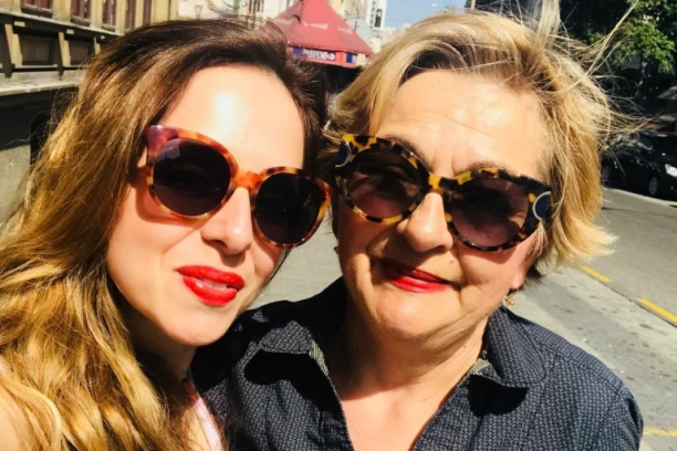 ANA, GDE SI, SINE? ŠTO SE NE JAVLJAŠ?! Ovo su poslednje poruke koje je Ana Volš razmenila sa majkom: "Muči me i proganja što nisam odmah otišla!"