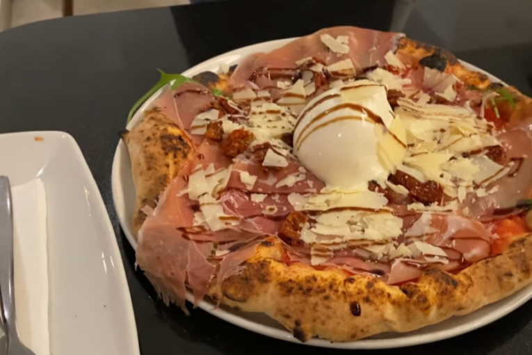 Ksenija naručila picu