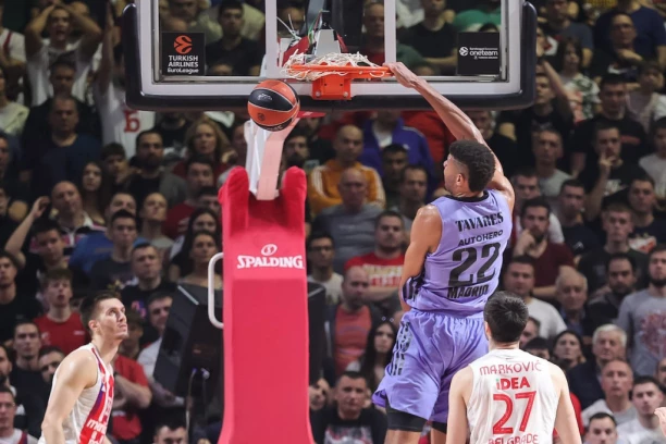 NIKO ZVEZDO NEMA, TO ŠTO IMAŠ TI: Tavares srušio crveno-bele, pa bacio "delije" u trans