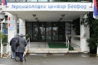 SAMO JEDAN DAN JE ŽIVEO U DOMU! Jezivi detalju ubistva - seo je na nepokretnog starca i krvnički ga udarao po glavi