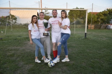 PODRHTAVA "TEATAR SNOVA": Rasni golgeter je stigao - kreće pohod na šampionsku titulu!