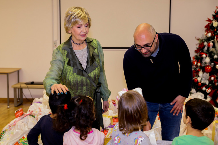 Lepa Lukić i AdmiralBet