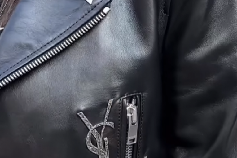 Jakna dobro poznatog brenda u crnoj boji