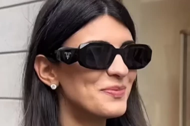 MODNA KOMBINACIJA OVE ŽENE VREDI KAO STAN U BEOGRADU: Pogledajte kako izgleda stajling od 27 miliona dolara (FOTO)