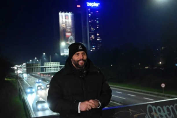 Popravljen sat na "Geneks kuli"! Nekadašnji simbol Beograda opet u funkciji!