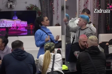 LETI PERJE U BELOJ KUĆI! PLJUŠTE UVREDE I NE STAJU: Matora sasula sve Sanji u lice! (VIDEO)