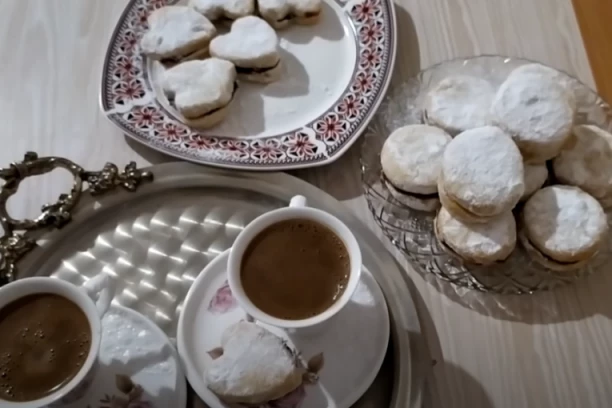 PRAVE DOMAĆE STARINSKE VANILICE: Ova tri sastojka prave čaroliju ukusa - spremne za 15 minuta!