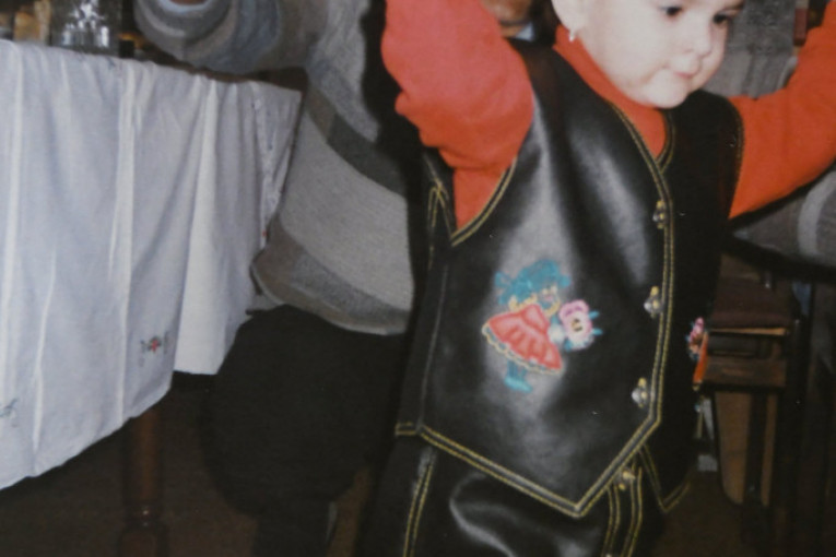 Jovana Ljubisavljević kao mala