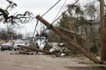 DETE (5) POGINULO U JEZIVOJ OLUJI: Tornado ostavio pustoš na jugu SAD, spasioci u ruševinama tragaju za preživelima (FOTO)