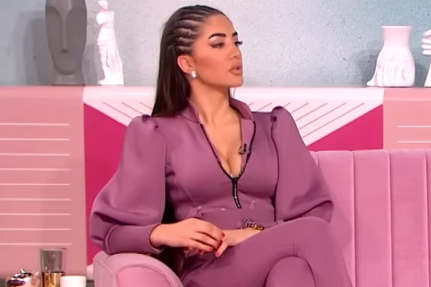 "PORED TOLIKO ZGODNIH I SLOBODNIH MOMAKA, TREBA DA TRAŽIŠ OŽENJENOG?!" Marija Kulić zapušila usta Anđeli zbog afere sa Zvezdanom, žestoko ponizila i ostale zadrugarke!