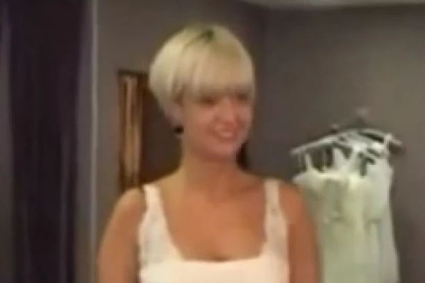 OBOŽAVALI STE JE U 48 SATI SVADBA, A ONA JE NESTALA! Voditeljka se samo POVUKLA iz javnog života, a evo šta radi danas i kako IZGLEDA! (FOTO)