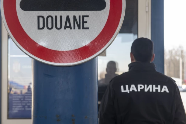 POKUŠALI DA PRENESU 40 KG DROGE PREKO GRANICE: Dvojica državljana Rumunije uhvaćeni na prelazu između Srbije i Bugarske!