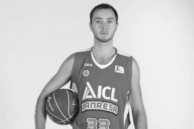 EVROPA U SUZAMA ZBOG SMRTI KOŠARKAŠA: Reprezentativcu (33) stradalo srce - igrao je na Evropskom prvenstvu 2017. godine!