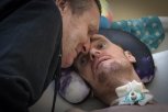 SERGEJ ODBIJA DA ODUSTANE OD SINA, NE IDE NIGDE: Ukrajinski vojnik izgubio skoro pola mozga u sukobu kod Bahmuta, a njegov otac i pored svega oseća PONOS (FOTO)