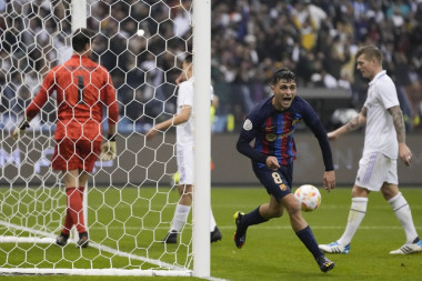 REAL PONIŽEN DO KOSKE U EL KLASIKU: Barselona razvalila Real i osvojila prvi trofej u sezoni (VIDEO)