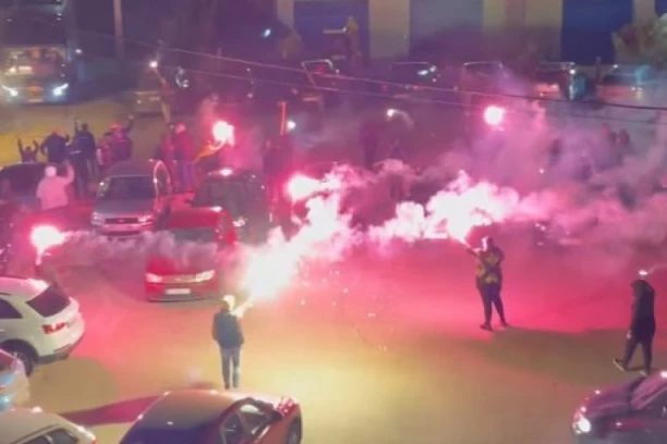 GORELO JE NEBO NAD BEOGRADOM: Zvezdara dočekala svoje šampione! (VIDEO)