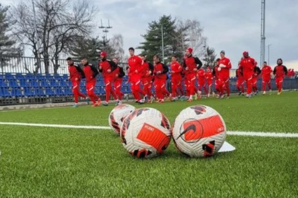 PRED NJIMA JE GODINA VELIKIH OČEKIVANJA: Startovali i crveno-beli! (FOTO GALERIJA)I