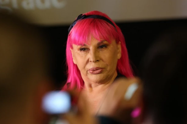 MAJCI SAM PRAVILA KUĆU, A ŽIVELA SAM KAO PODSTANAR: Zorica Brunclik se na praznik prisetila vremena kad se mučila da zaradi svoj dinar!