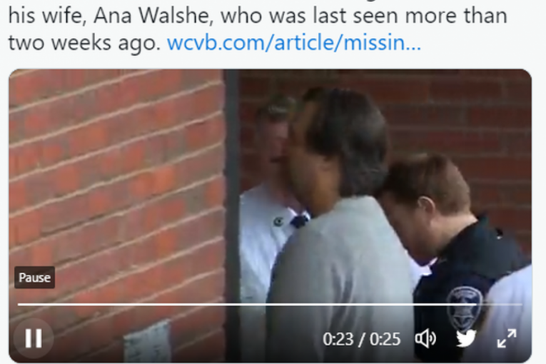 Suprug Ane Volš dolazi u sud