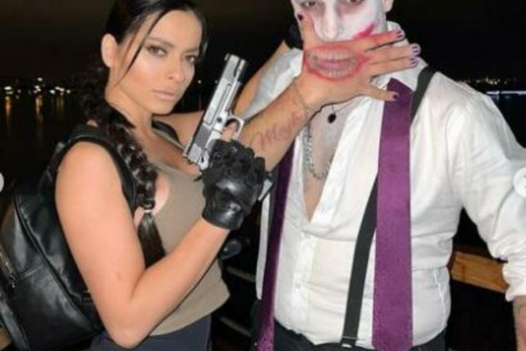 Darko Lazić se maskirao sa devojkom