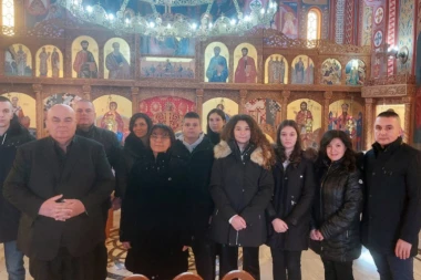 SNEG NA DAN SVETOG JOVANA KRSTITELJA DOBAR ZNAK ZA POLJOPRIVREDNIKE: Palma obeležio slavu sa porodicom u Končarevu