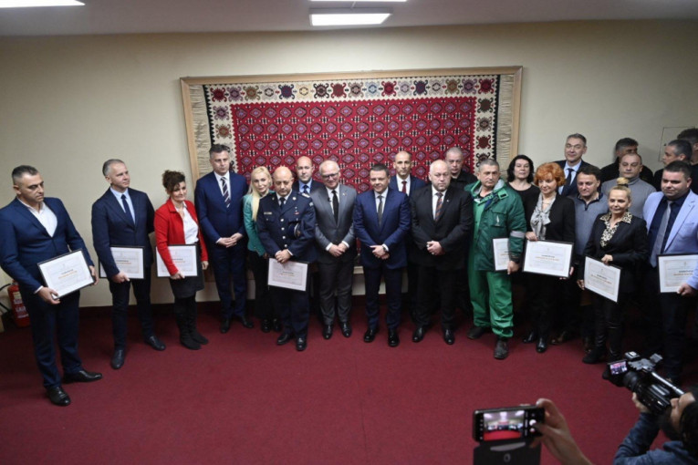 Vesić sa deslegacijom iz Bugarske