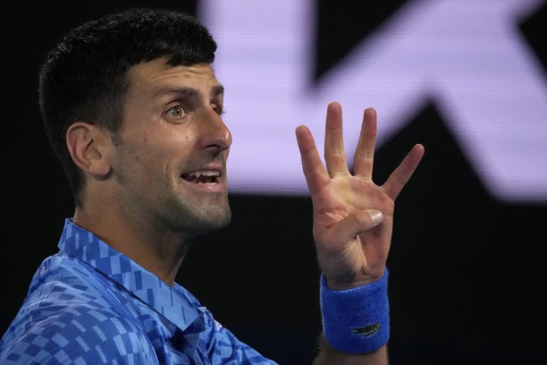 DA LI ĆE GA PROTERATI IZ MELBURNA? Đoković podržava GENOCID: Sulud zahtev Ukrajinaca, Australijan open na potezu!