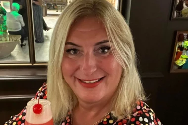 "OŽENIO SAM SUPRUGU JER SAM ŽELEO DA BUDEM KAO ONA" - Sada kada je umrla muškarac nastavio da živi kao žensko!