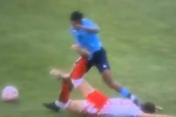 KRAMPONIMA PO GLAVI: Nigerijac strahovito zgazio Erakovića (UZNEMIRUJUĆI VIDEO)