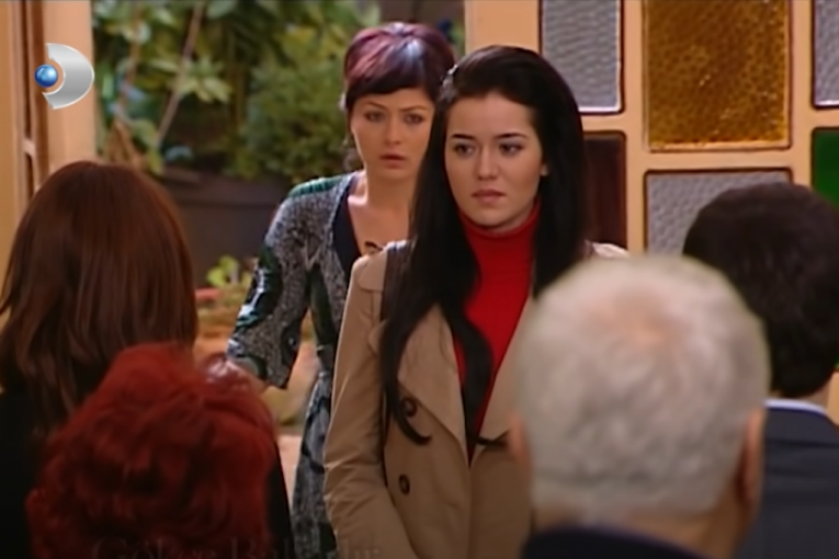 Scena iz serije "Kad lišće pada"