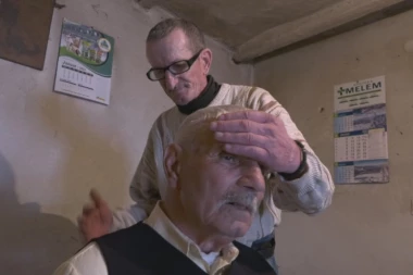 VEŽBAO U TERETANI, ČEP OD FLAŠE ODSKOČIO I ZALEPIO SE ZA NJEGOVO TELO: Evo kako Miladin koristi bioenergiju, i zašto negativnu prima samo do lakta!