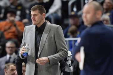 DENVER BEZOPASAN BEZ JOKIĆA: Lebron i Irving kao u najboljim danima (VIDEO)