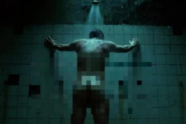 Milan MARIĆ potpuno NAG: U seriji "Pad" pokazao čime raspolaže